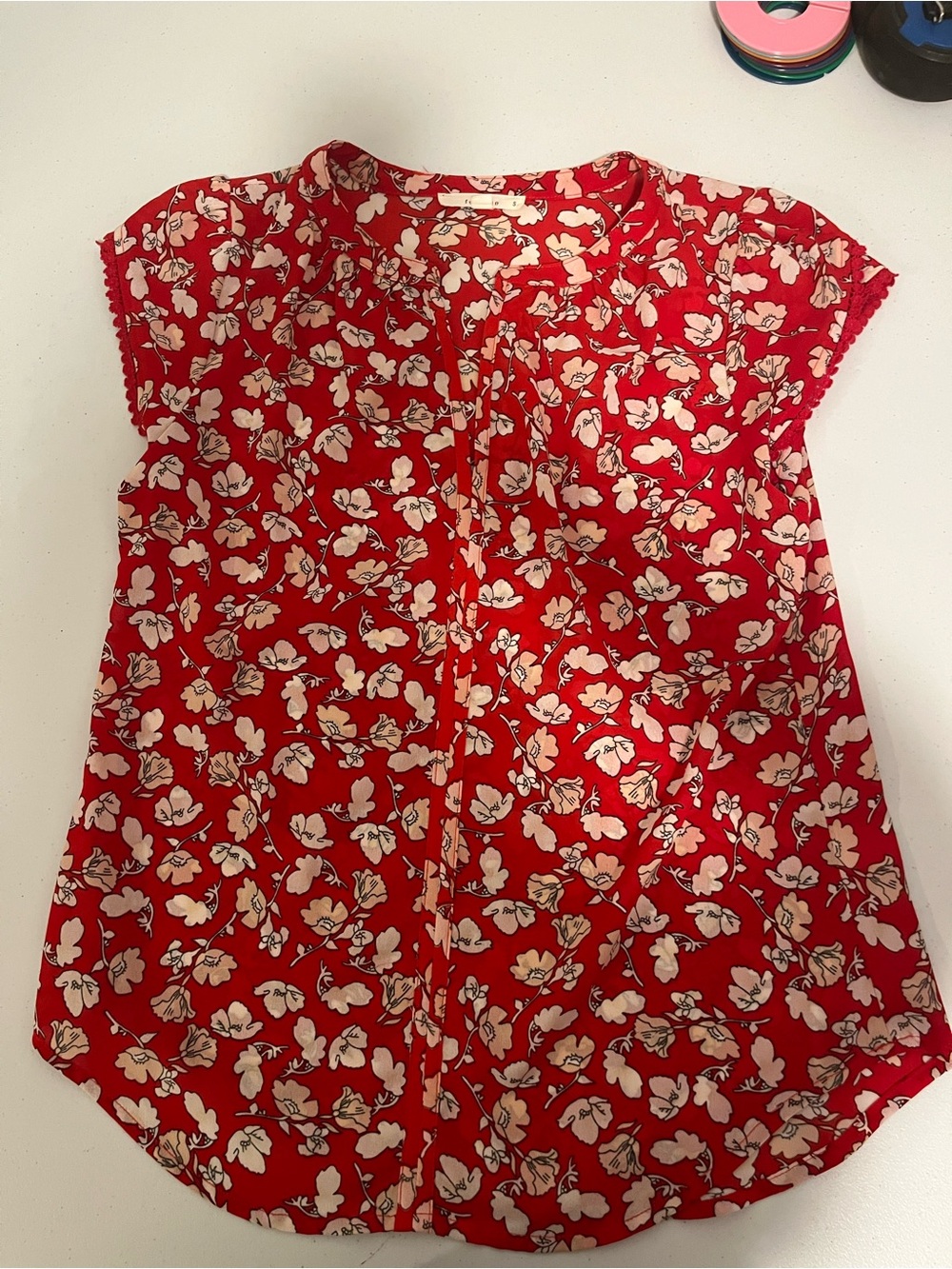 fun 2 fun Red Floral Cap-Sleeve Blouse